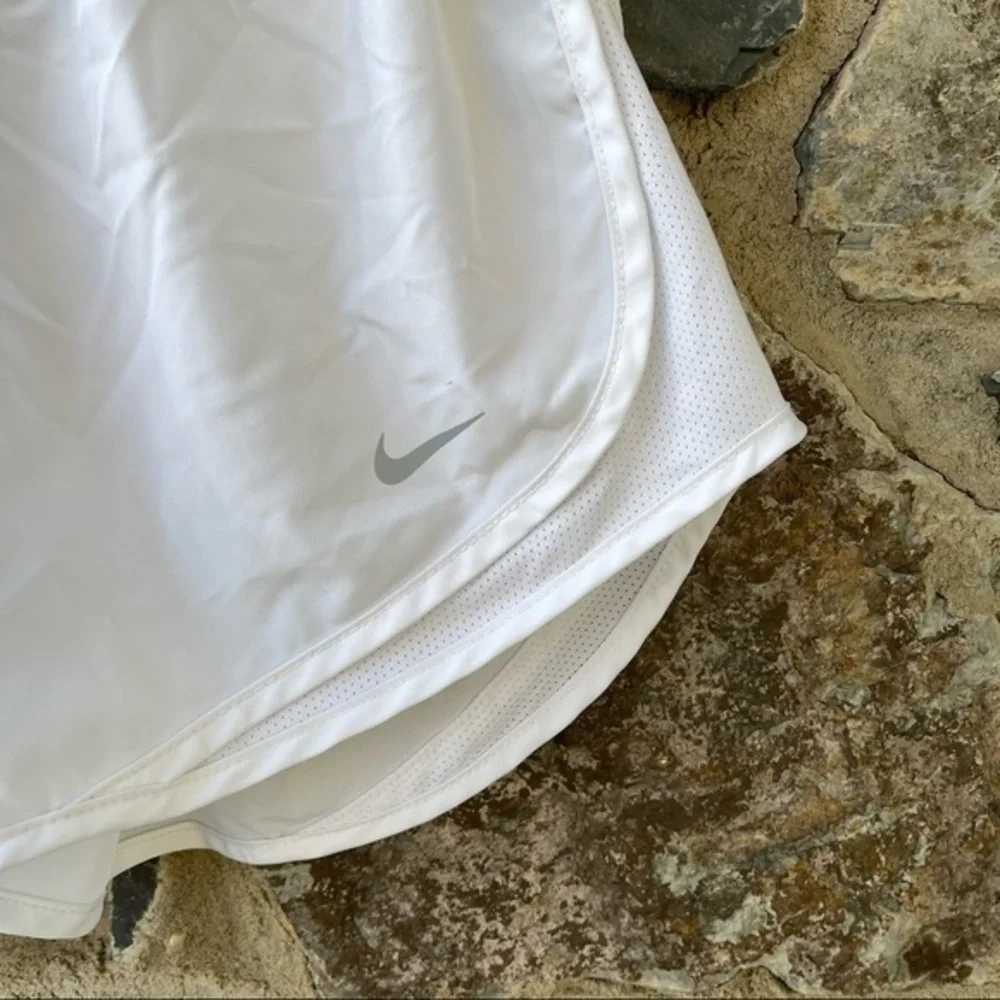 Women's Nike Tempo White Running Shorts Size Small